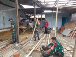Koramil 01/Pemalang Bersama Warga Desa Bojongnangka Lakukan Rehabilitasi Musholla Al Mubarok, Bukti Nyata “Bersama Rakyat, TNI Kuat”