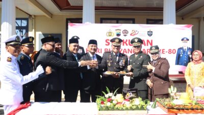 Wujudkan Sinergi dan Persaudaraan, Dandim 0711/Pemalang Bawa Tumpeng Beri Kejutan Spesial Hari Bhayangkara ke-80 kepada Jajaran Polres Pemalang