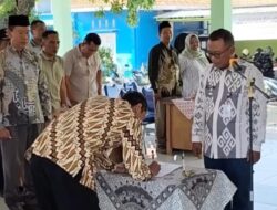 Kawal Pilkades Serentak 2026, Camat Comal Lantik dan Angkat Sumpah Tim Pengawas