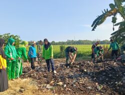 Karya Bakti TNI dan Masyarakat Bersihkan Lingkungan SDN 03 PENER, Wujudkan Sekolah Bersih dan Sehat.