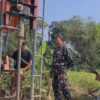 Babinsa Koramil 04/Comal Dampingi Pembuatan Sumur Bor Bantuan Mabesad, Wujud Nyata Kepedulian TNI Penuhi Kebutuhan Air Bersih Warga