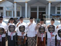Peringati HSN Pemkab Pemalang Hibahkan Enam Mobil Operasional untuk Pesantren
