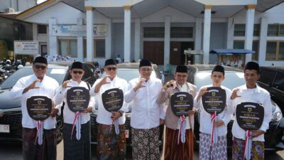 Peringati HSN Pemkab Pemalang Hibahkan Enam Mobil Operasional untuk Pesantren